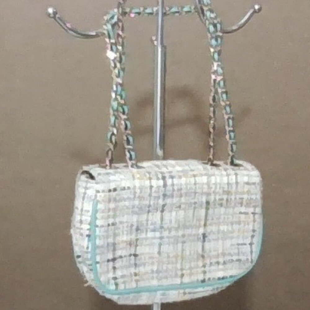 GUESS- HANDBAG WRESTLES - Picture 2 of 3